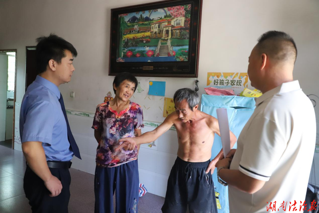 跨越山水送温情，麻阳检察院联动走访慰问困难军属