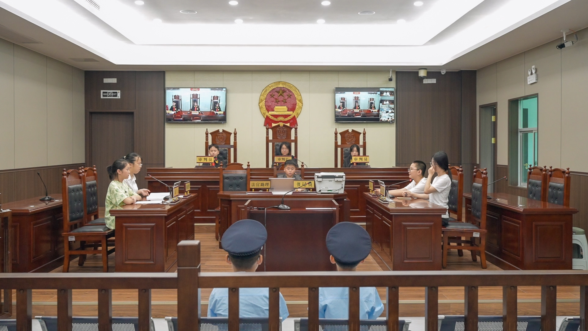 祁法同行｜沉浸式学法！祁东法院开展“小小法官模拟庭”法治开放日活动