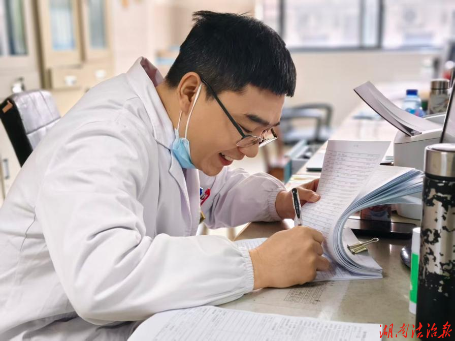 【致敬医师节】道县中医医院谢世春：碎石先锋，腺康卫士