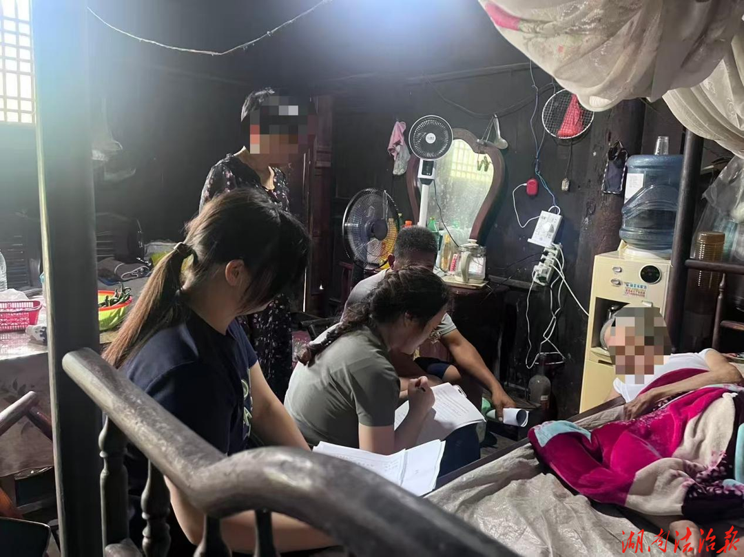 法援上门暖桑榆 极速维权护晚年  —— 永顺县法律援助中心当日接诉当日上门为瘫痪老人办援助