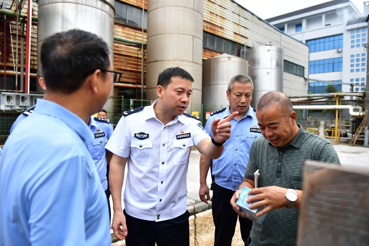 谭铁军到永定区督导危化品安全管理工作