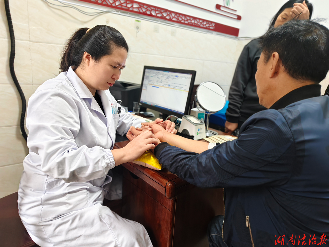 道县中医医院何阿燕：回乡报效桑梓 望闻问切守护百姓皮肤健康