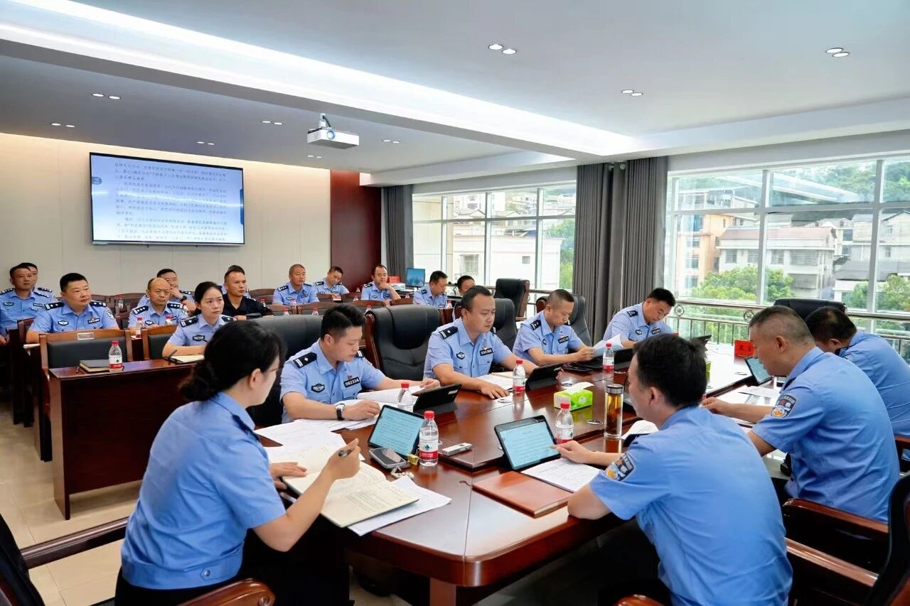 桑植县公安局党委专题研究部署深化扫黑除恶专项斗争工作