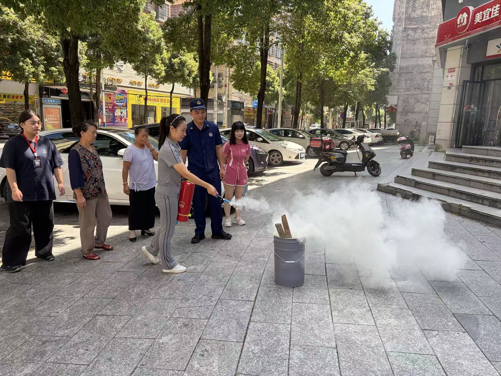 洞口消防深入玖和影城开展消防安全培训