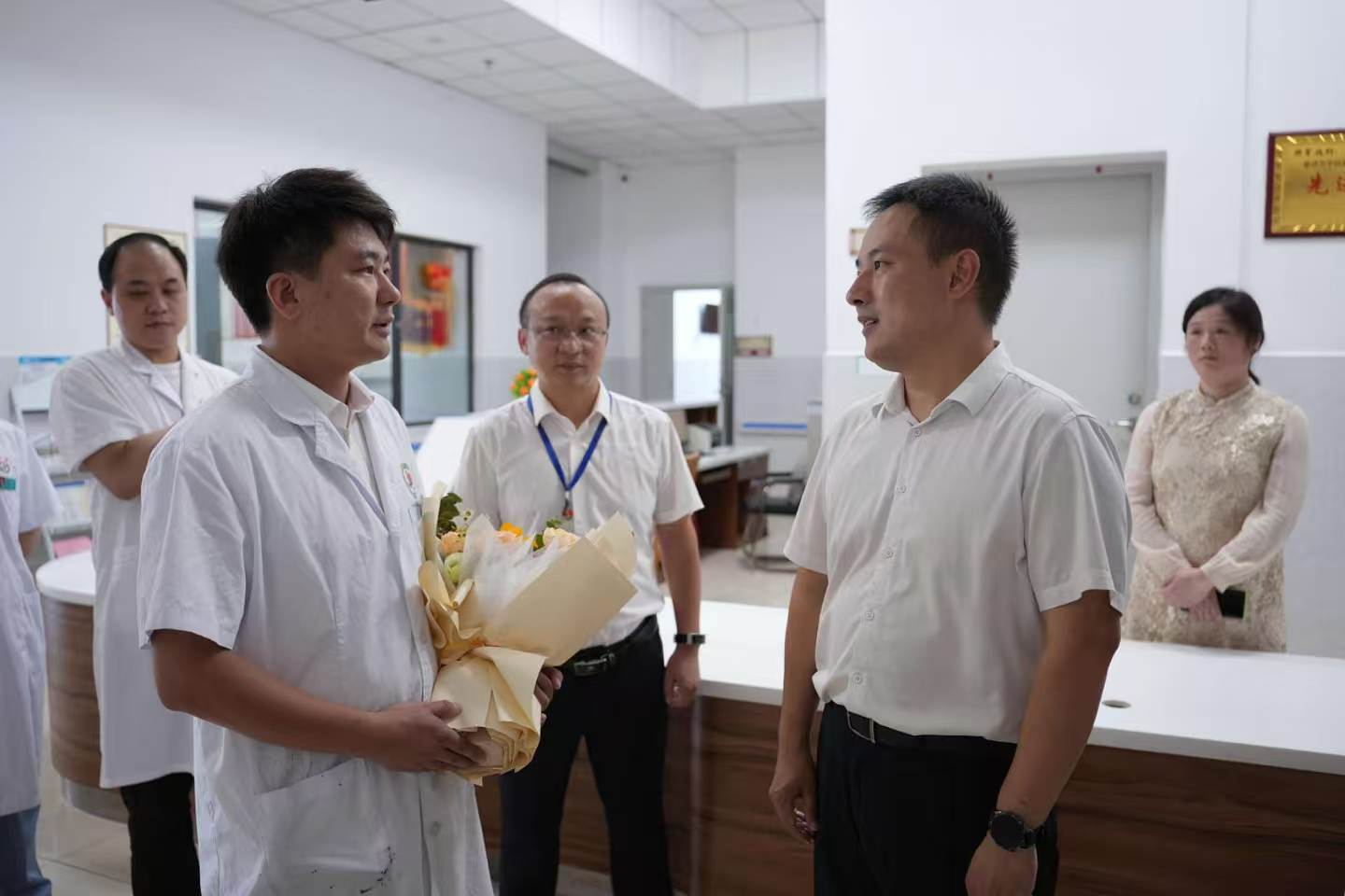 宁远：林亮亮开展中国医师节走访慰问活动