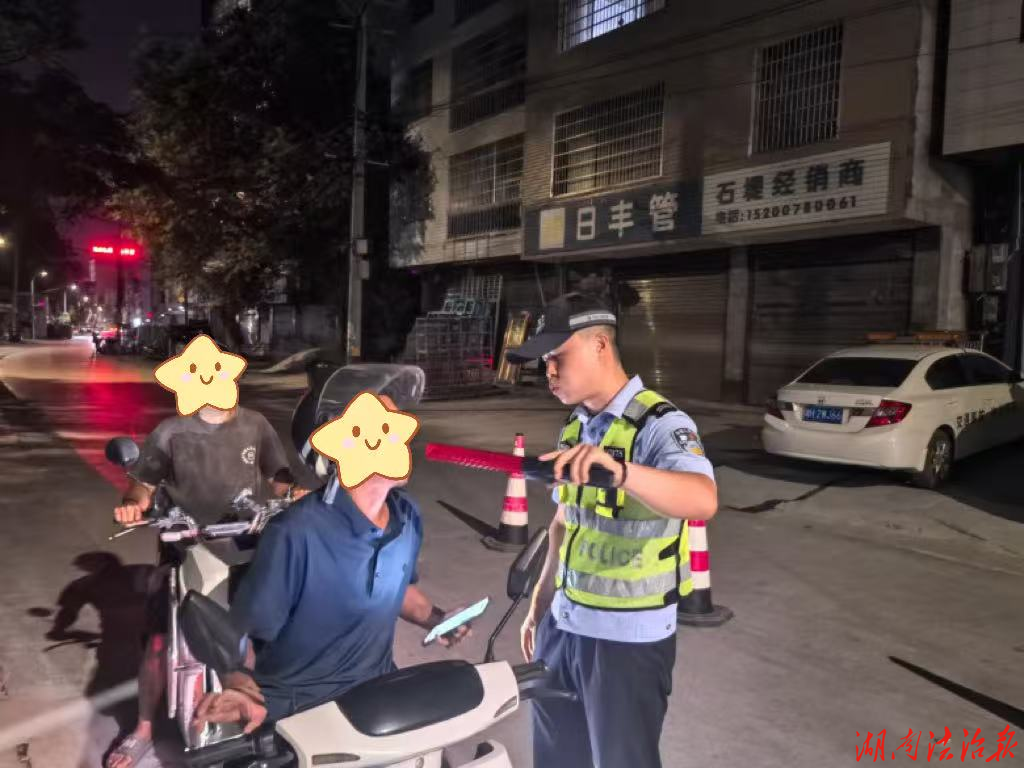联勤联动开展夜查行动 筑牢夜间交通安全防线