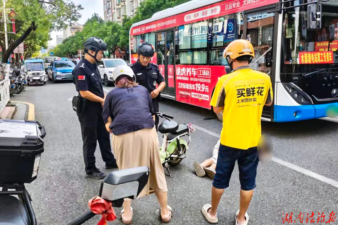 危急时刻，靖州巡特警快速救助护平安