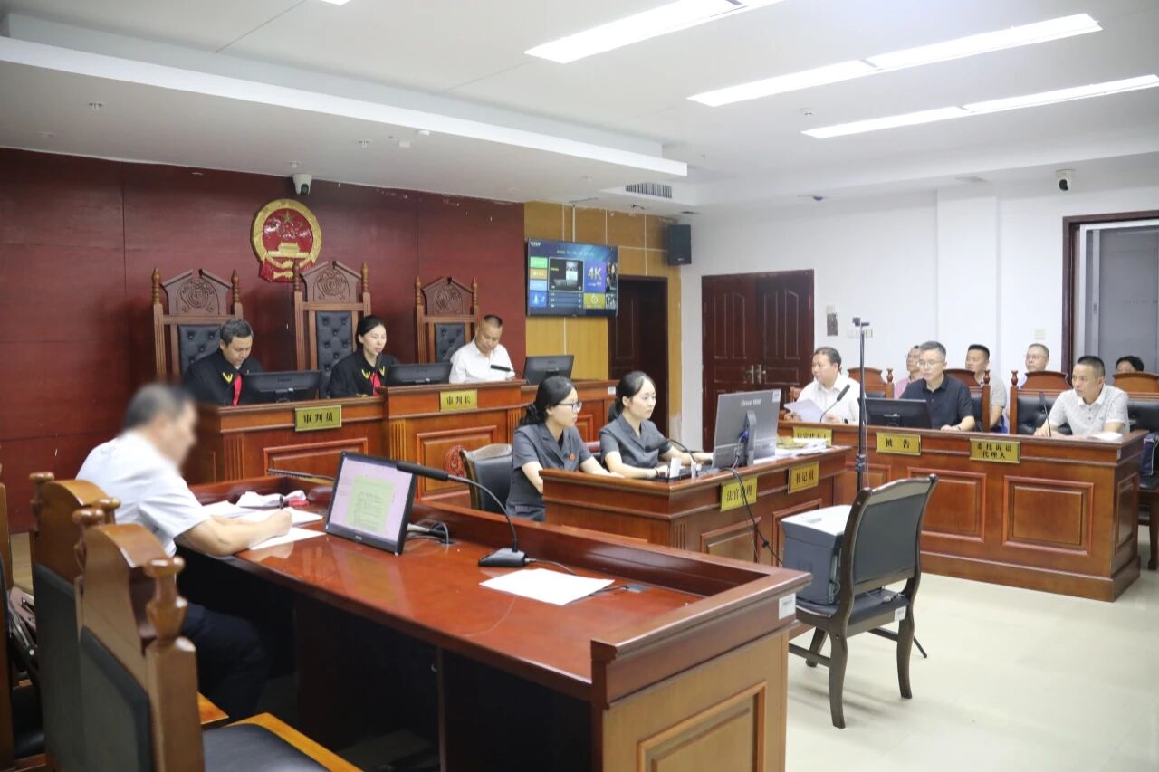 “一把手”出庭应诉 法院政府协同赋能依法行政