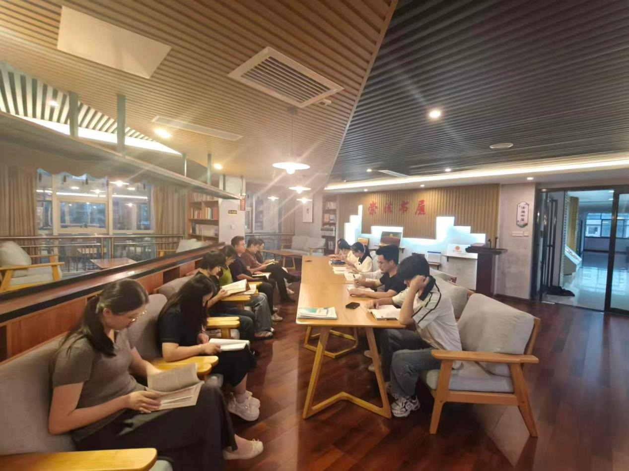 泠江夜读 | 宁远检察：以书香润初心，以笃行强担当