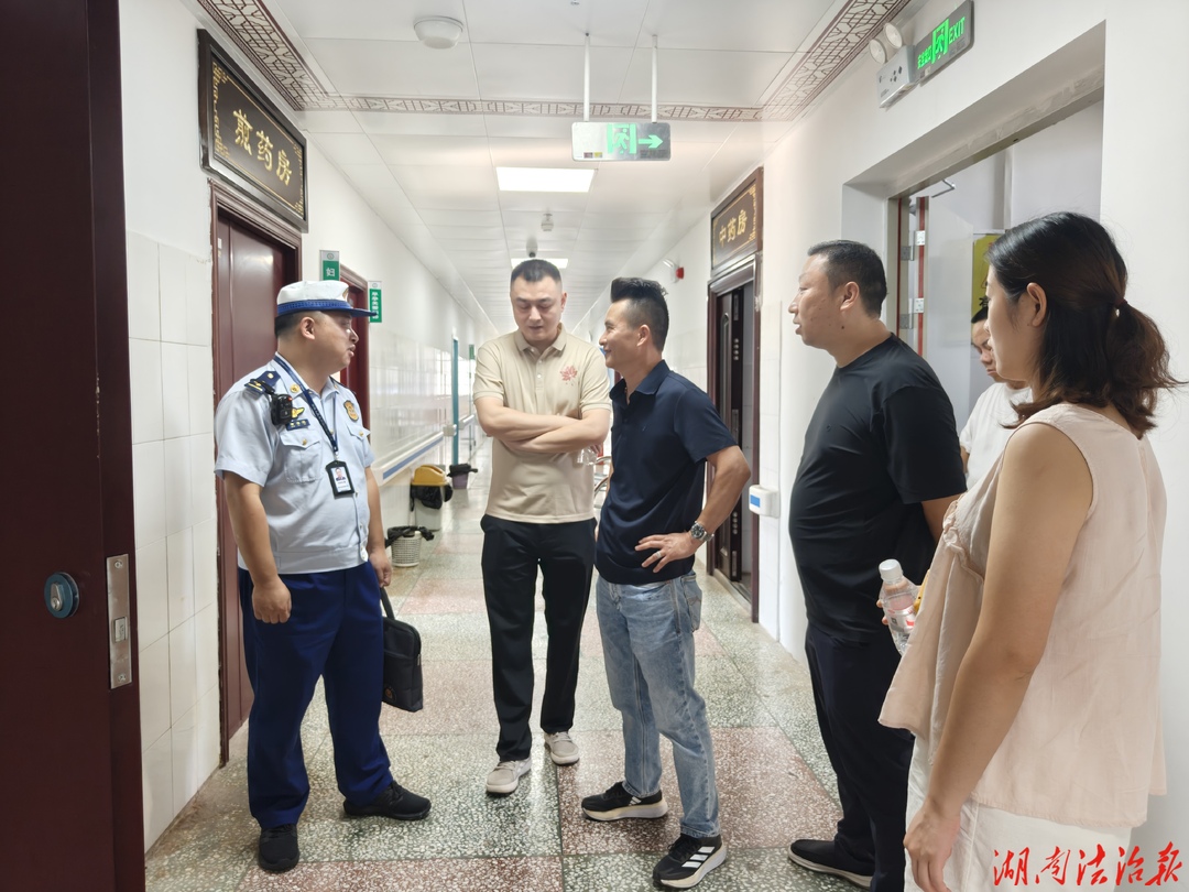 新邵县消防救援局深入辖区医疗机构开展消防安全检查
