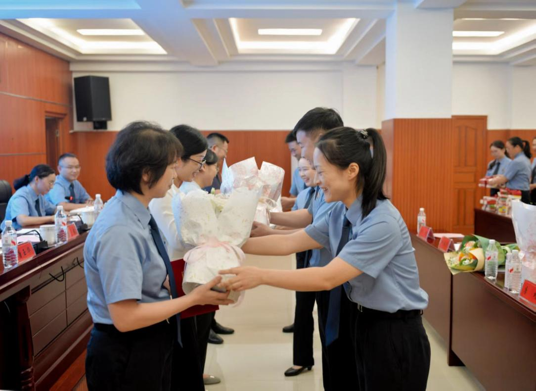 星火可成炬，青春当奋楫 ——邵阳市大祥区检察院举行“湘检星火”师徒结对仪式