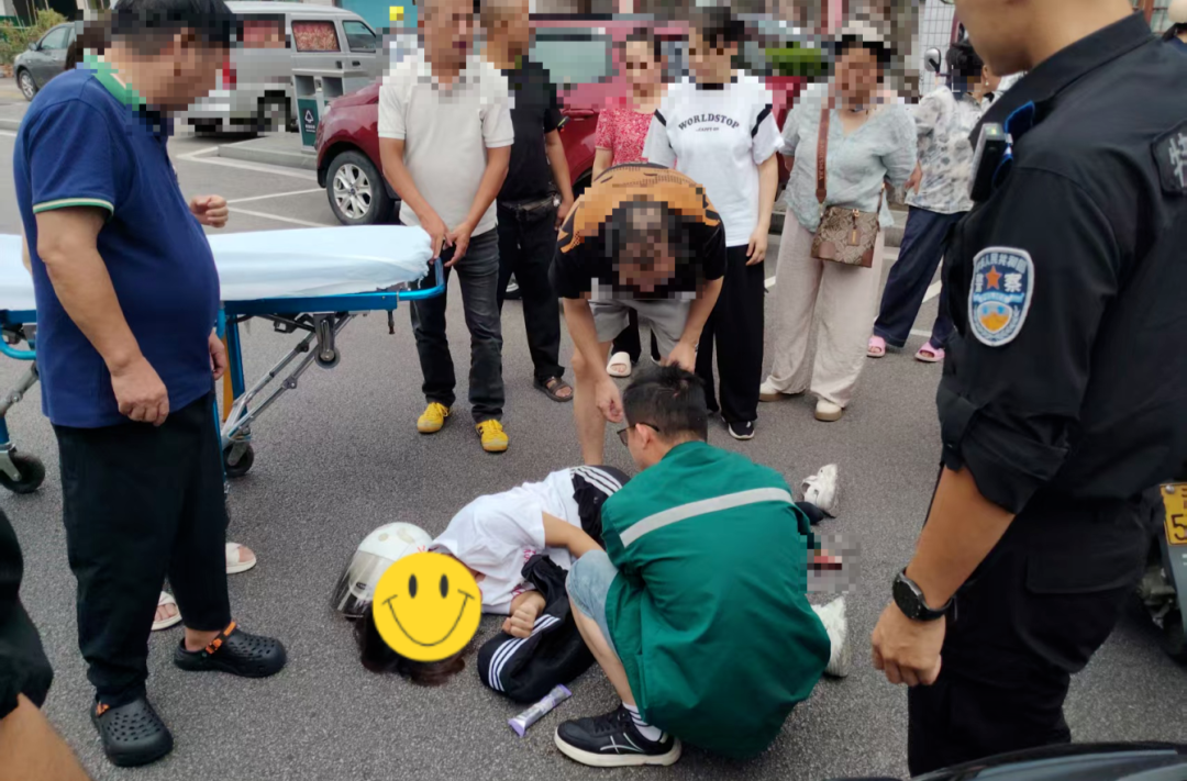 街头突发意外，快警队员的“秒级”守护