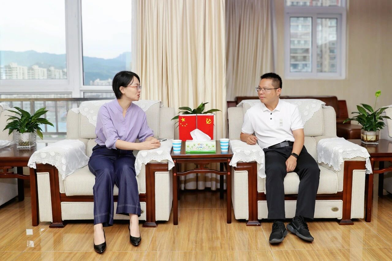 倾听代表心声主动接受监督｜全国人大代表王涯调研张家界中院工作