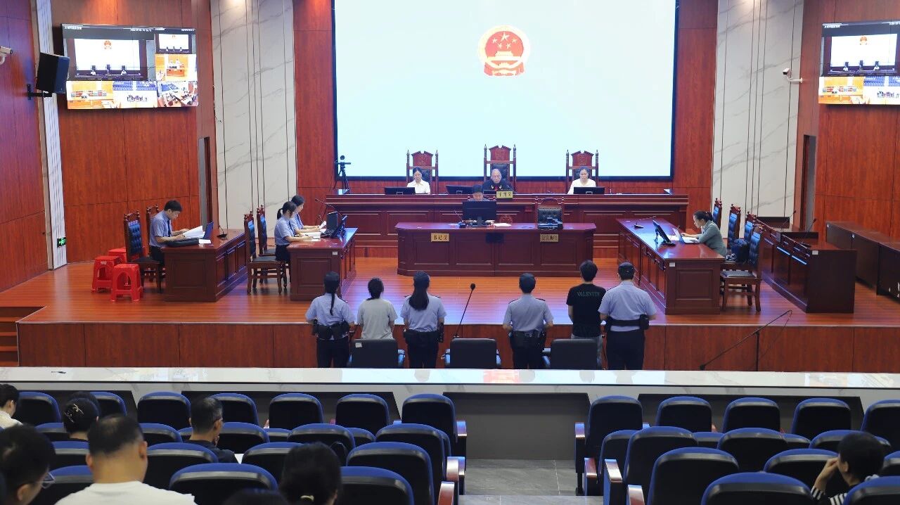 以听庭评议为抓手，全面提升出庭公诉质效