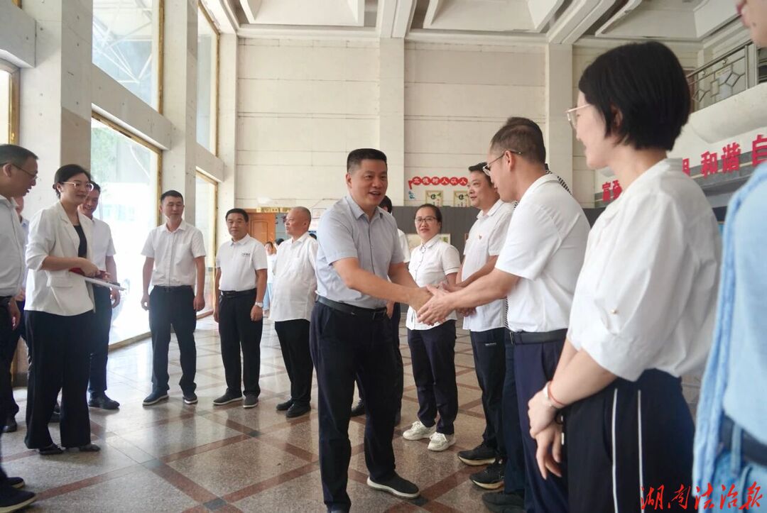 双牌：向树华开展教师节走访慰问活动
