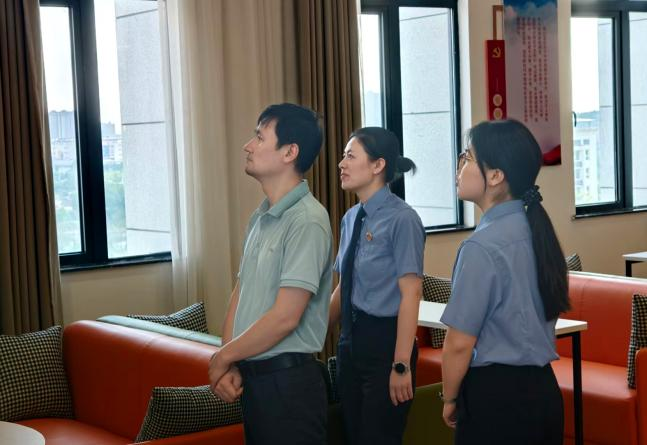 零陵区委政法委赴区检察院调研指导工作