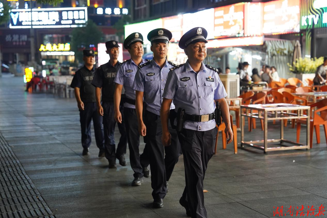 科技“加持”夜间防控，龙山公安智能巡防强守护