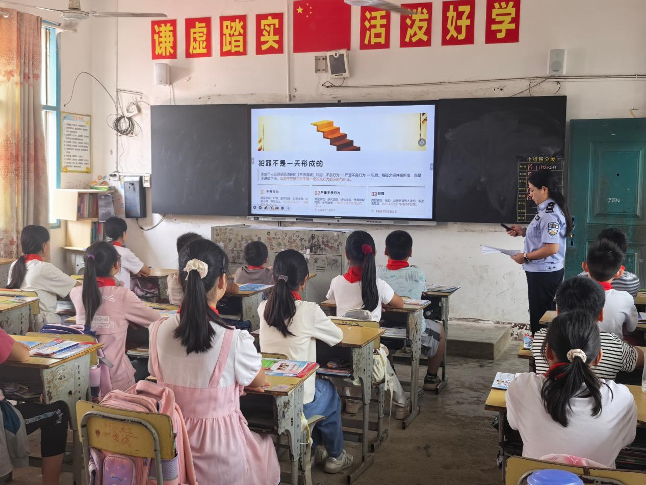 做自己的守护天使——东安县紫溪市司法所开展预防未成年人犯罪法治宣传进校园活动