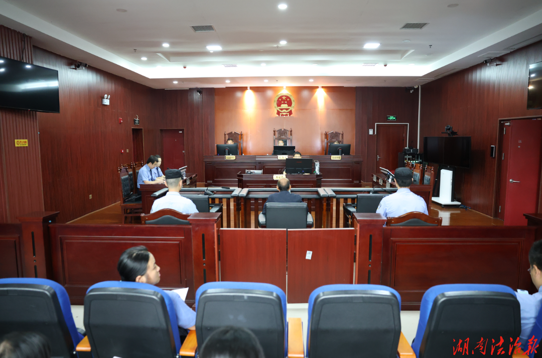 把庭审当“考场” 让评议来“阅卷”——凤凰县检察院以听庭评议淬炼公诉硬功