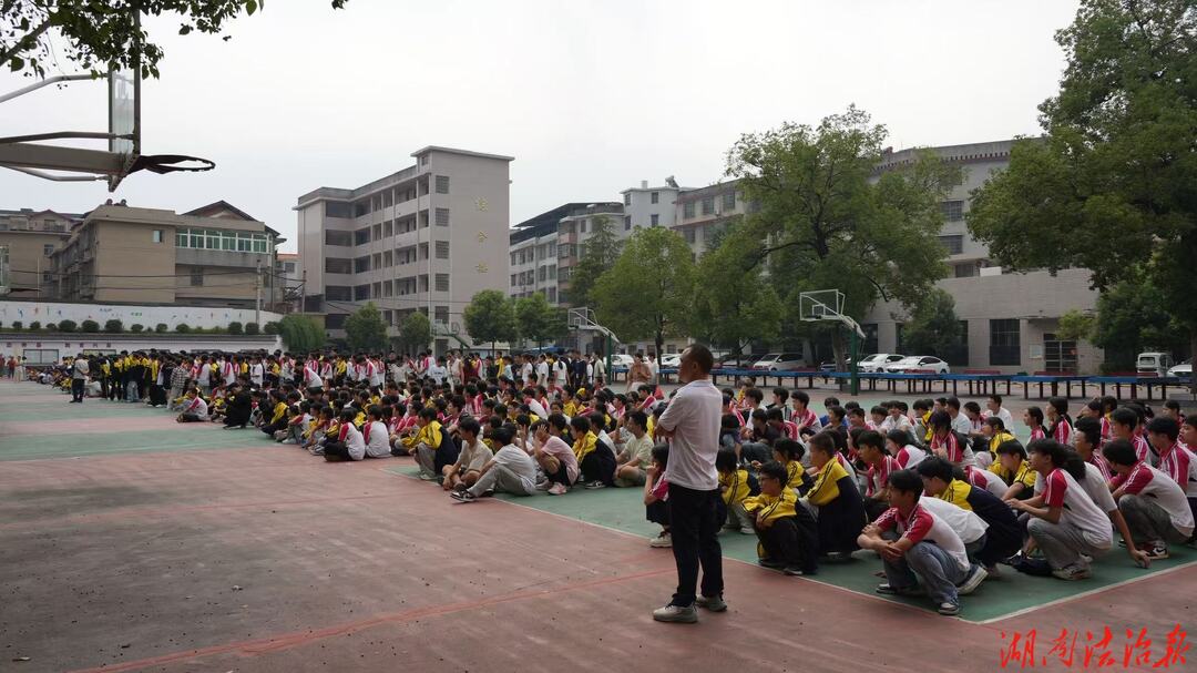 隆回消防护航校园平安，扎实开讲安全“第一课”
