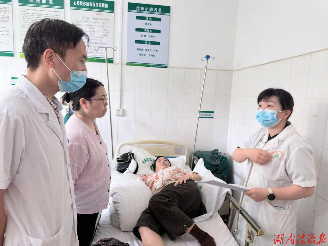 湖南省人民医院彭友教授莅临浯溪街道社区卫生服务中心开展公益义诊惠民活动