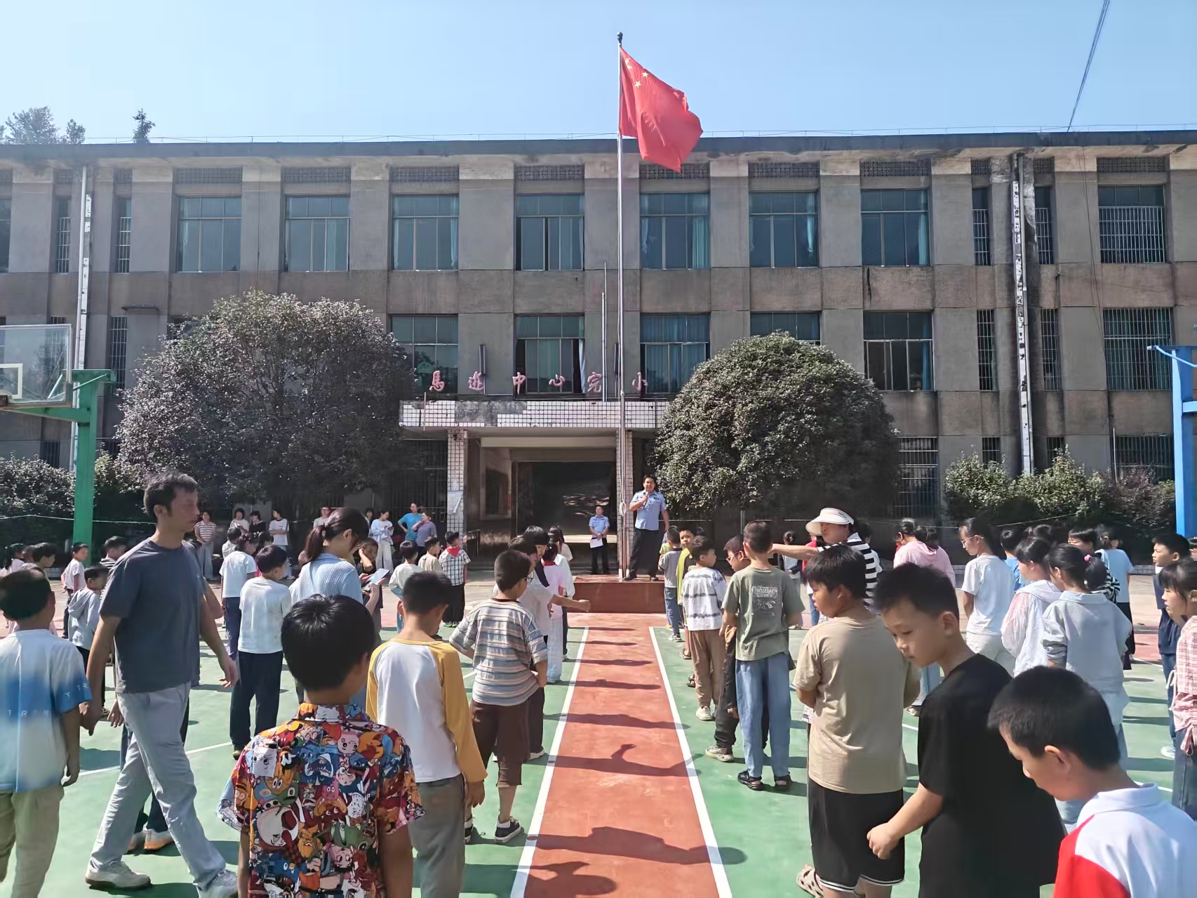 法治护航新学期 东湖镇开展“开学第一课”全覆盖法治宣讲活动