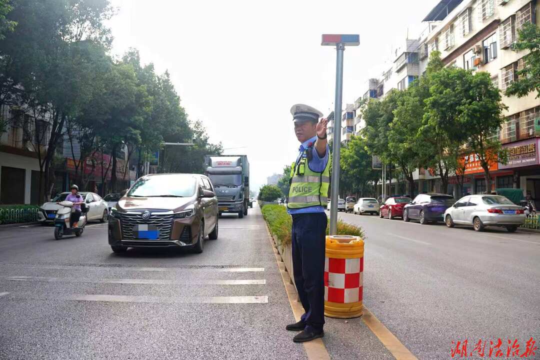 【节日我在岗】月满中秋守护依旧 蓝山公安多措并举保畅通护平安