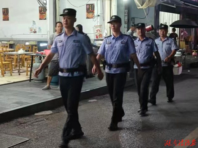 【强治理 护民安】龙山县公安局里耶派出所开展双节守护不打烊 夜间巡逻护平安