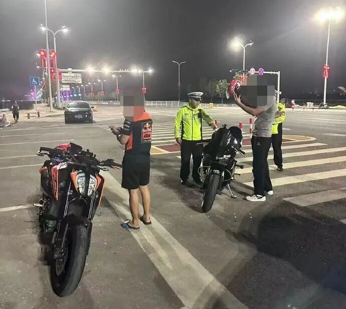 “鬼火”熄了！洞口公安深夜出击开展飙车整治