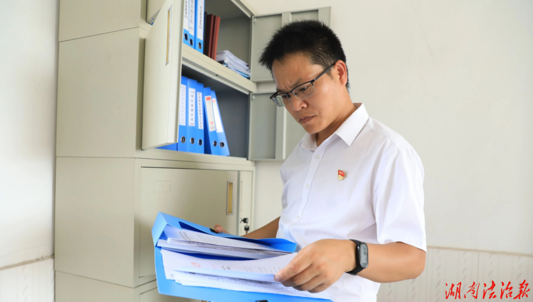 扎根乡村育桃李 坚守初心铸师魂——江永县粗石江镇中心小学校长熊豪军