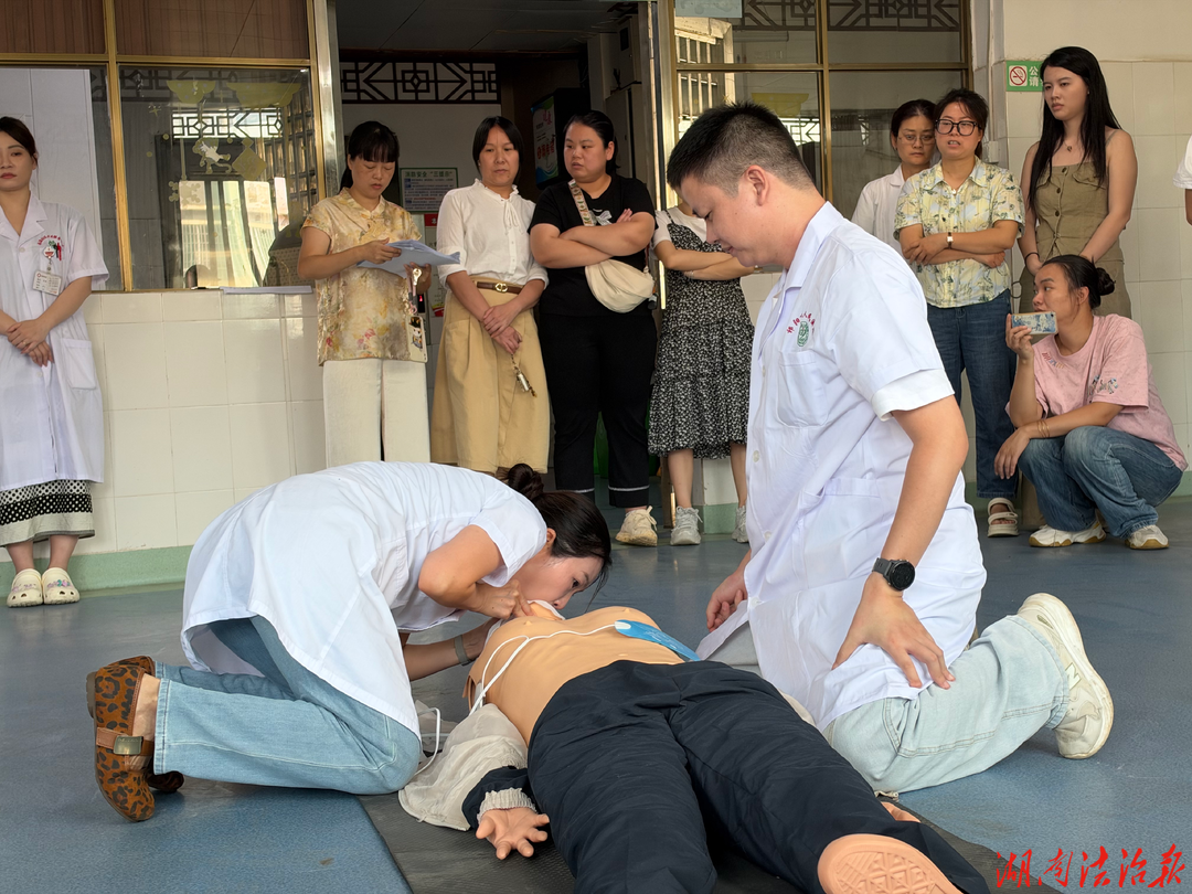 以练促战夯基础 专家引领强急救——祁阳浯溪街道社区卫生服务中心开展心肺复苏暨AED急救技能专项培训