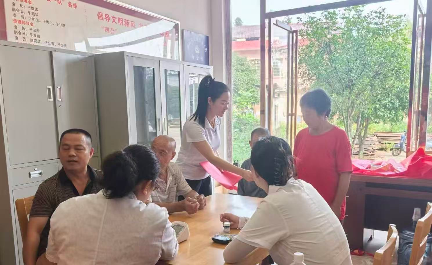 健康服务进书屋 义诊宣教暖民心 祁阳市茅竹镇卫生院走进容驷村开展老年慢病服务活动