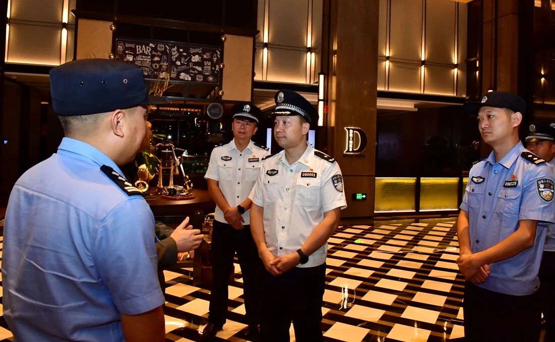 人潮渐退 守护未歇——张家界公安假期收官不卸甲