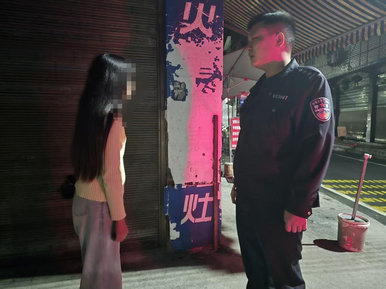 【强治理 护民安】龙山县公安局石羔派出所连夜寻回离家出走女孩 暖心守护助团圆