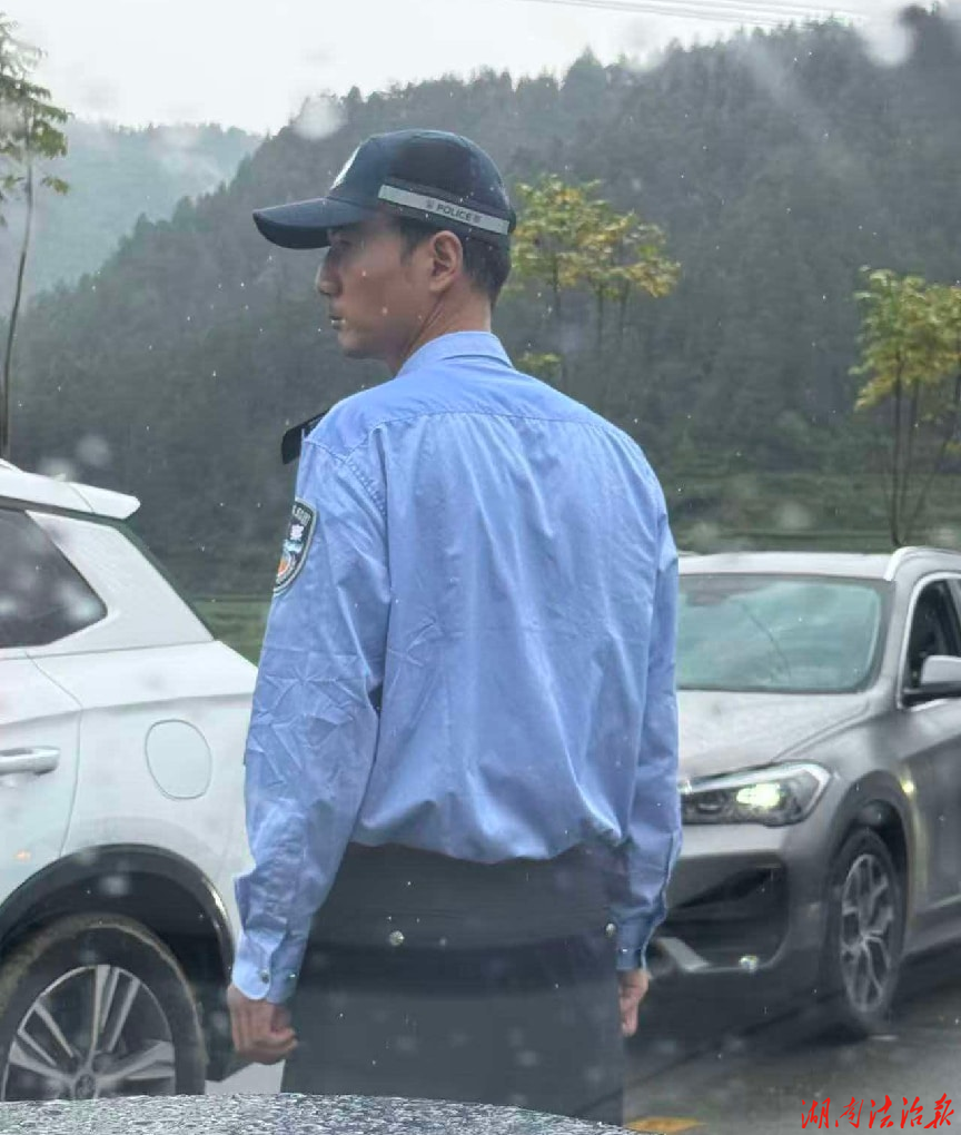 警护“茶BA”盛会 做实基层共治文章——吕洞山派出所护航文体活动守护苗乡平安