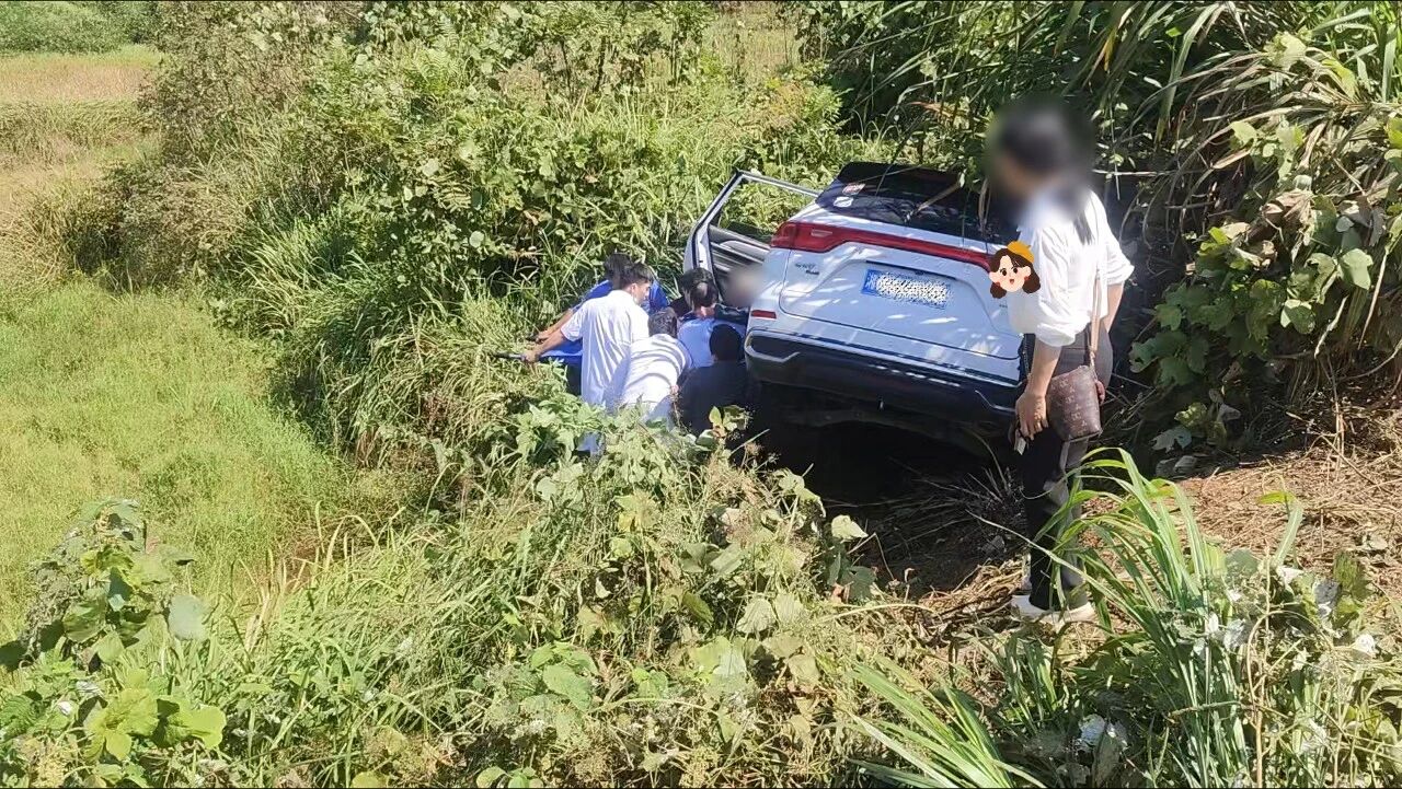 警民医联手救援  这个组合必须点赞