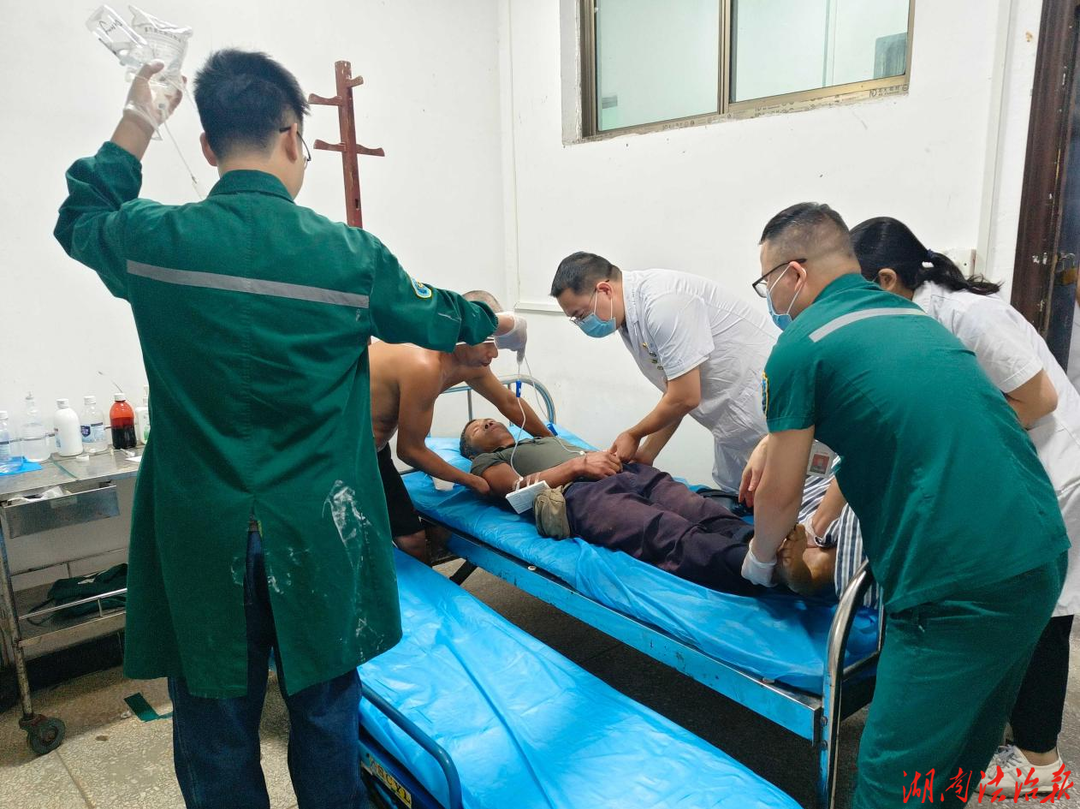 道县清塘镇卫生院：畅通转诊绿色通道 成功救治危重蜂蜇伤患者