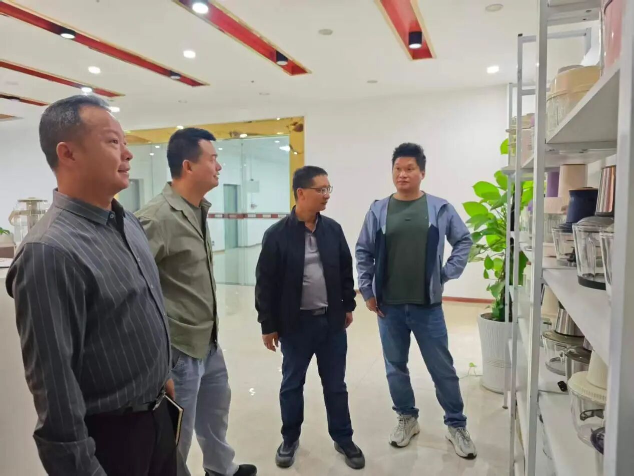 产教融合促发展 校企携手育英才  江华职业中专学校赴美漫智能科技开展校企合作调研